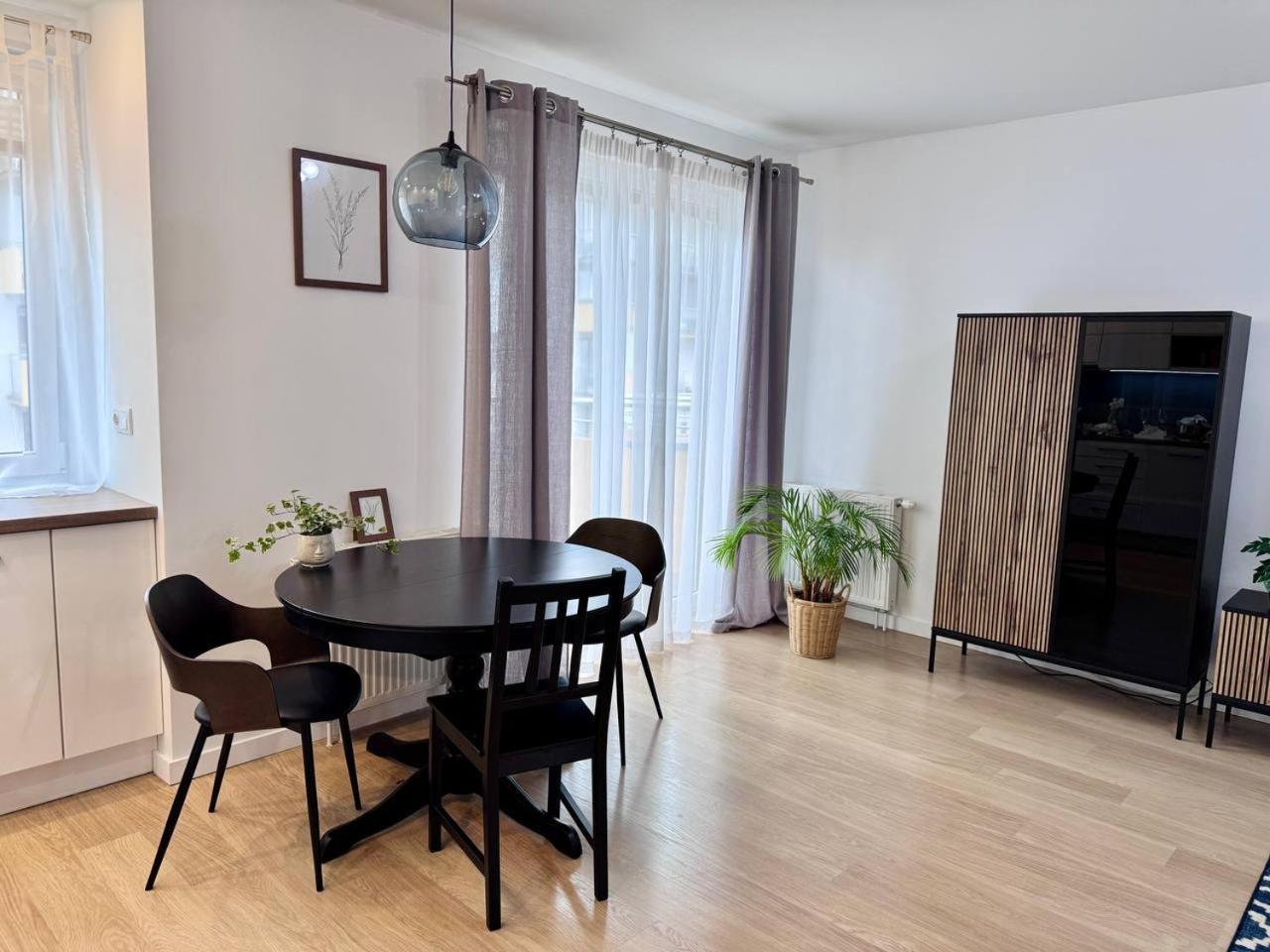 C- Home4U - Apartment With A City View Close To Aquapark, Parking In Secured Area Krakau Exterior foto